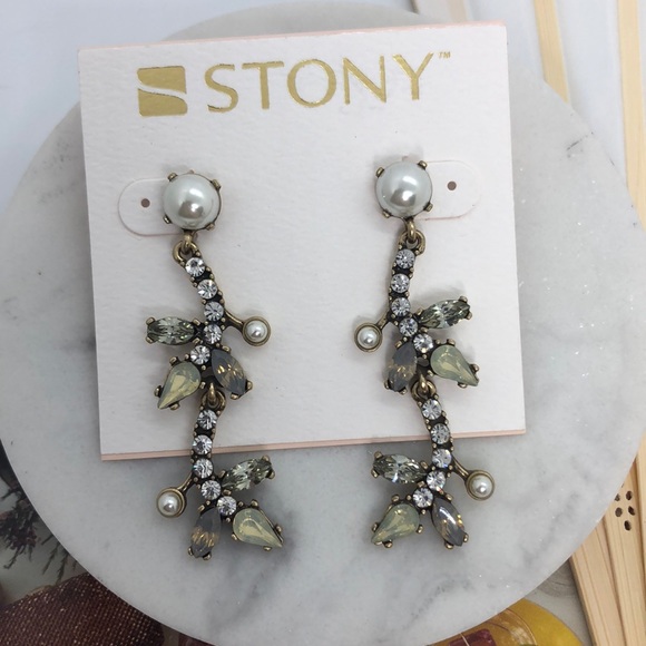 Gorgeous Rhinestone Cascading Earrings - Picture 14 of 17